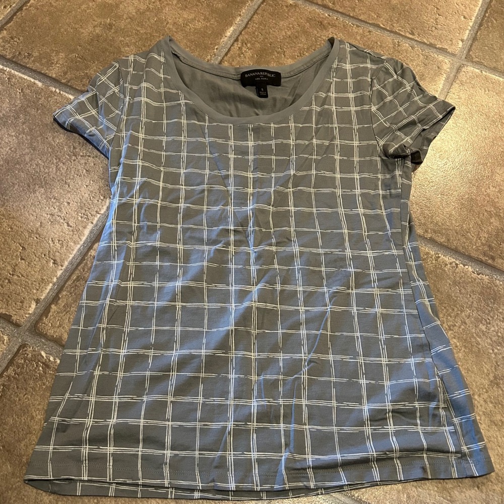 Banana Republic Luxe Touch Grey White Grid Scoop Neck Short Sleeve Top Small